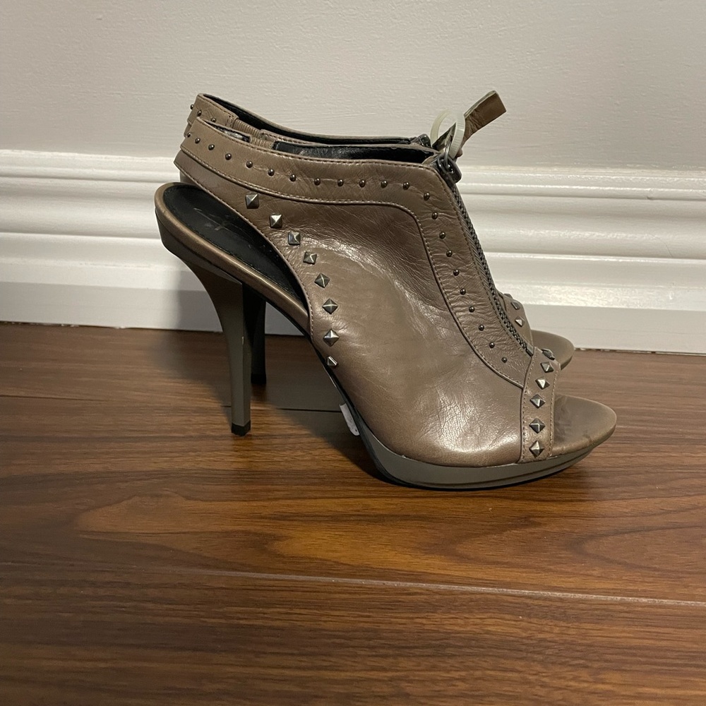 Makowsky heels.